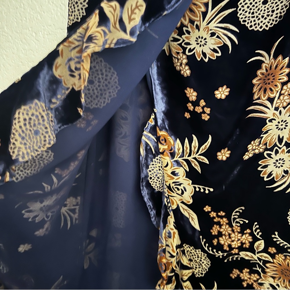 House of Harlow 1960 Navy Floral Midi Skirt - Picture 6 of 11